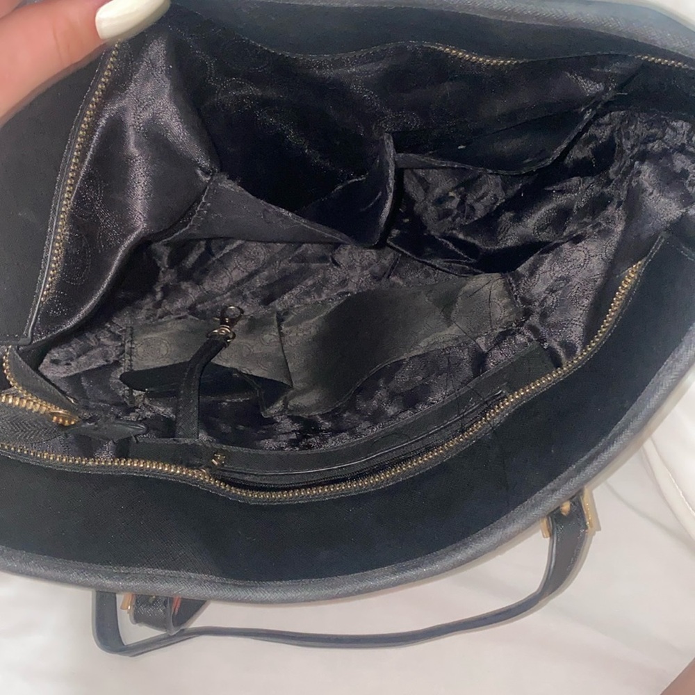 Michael Kors charlotte large purse - Picture 2 of 3